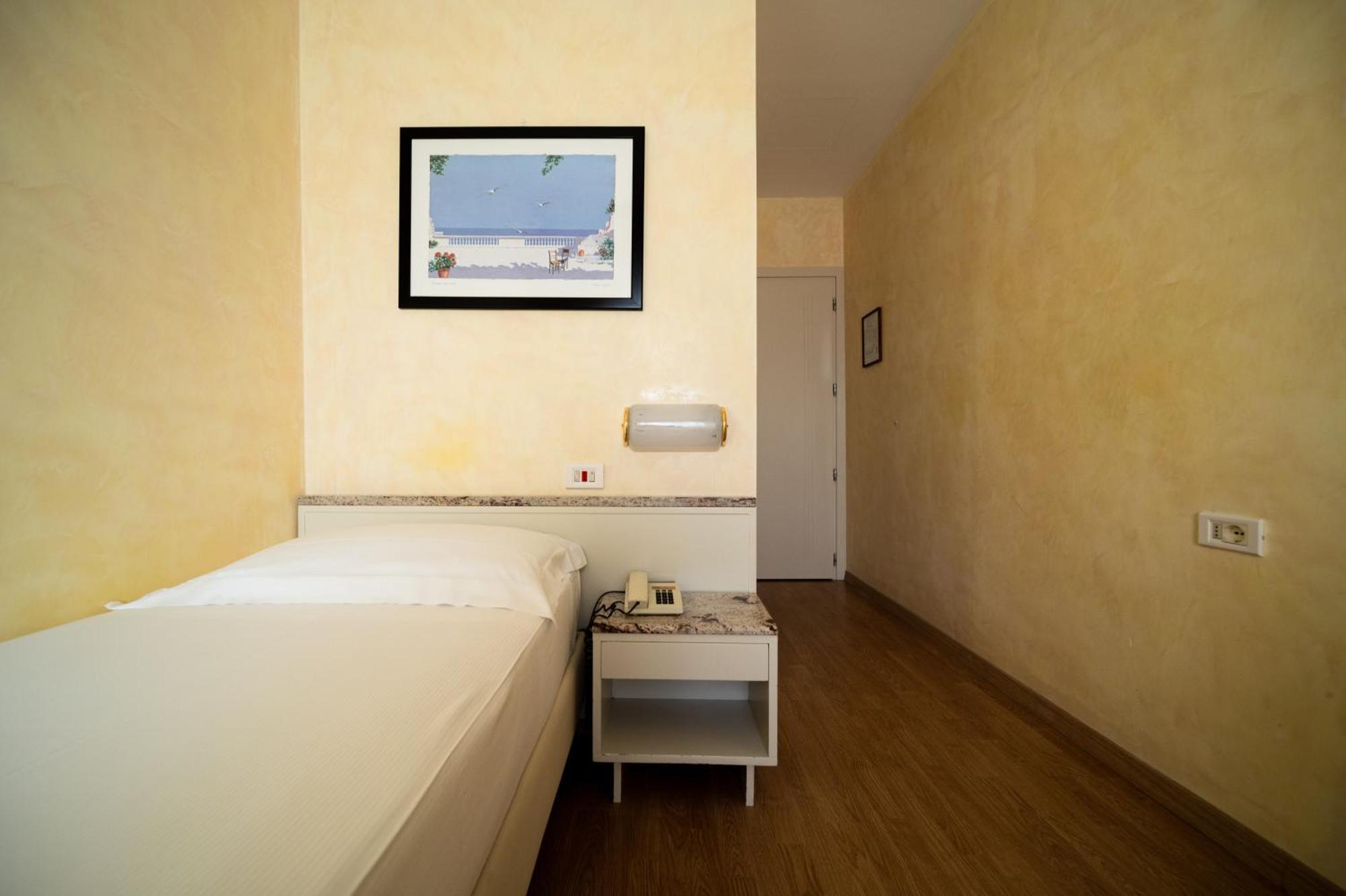 Hotel Rosabianca Rimini Exterior photo