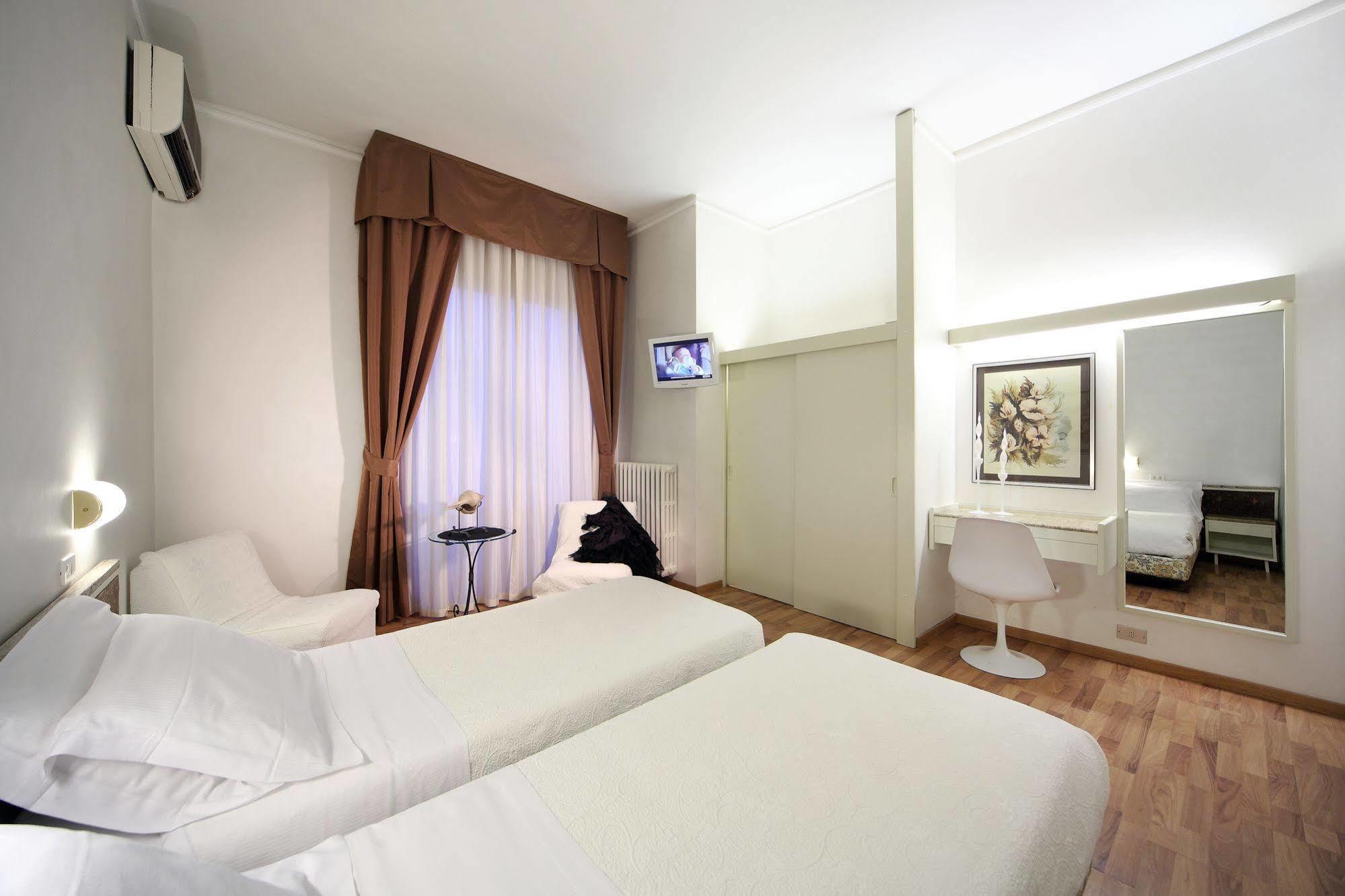 Hotel Rosabianca Rimini Exterior photo